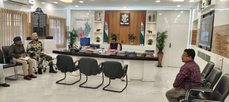 इंटेलिजेंस कलेक्शन को सुदृढ़ करने को ले बनाये व्हाट्सएप ग्रुप : डीएम