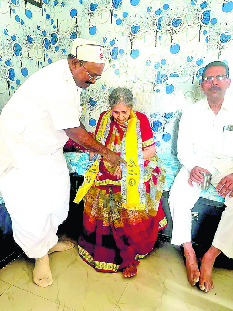 यशोदा बेन मोदी से मिले तैलिक महासभा के प्रतिनिधि