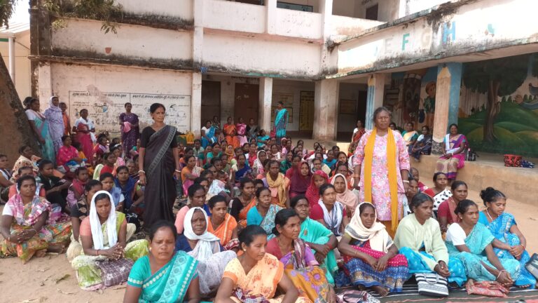 रसोइया संघ की बैठक में हड़ताल जारी रखने का निर्णय