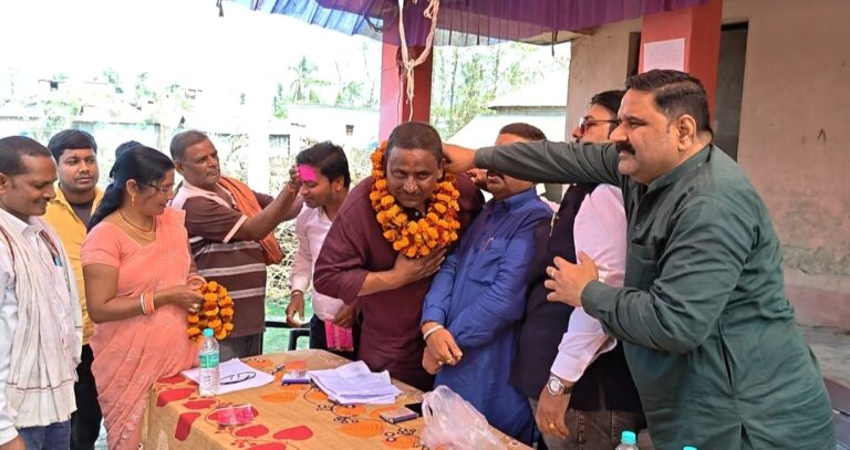 हसनगंज में राजीव रंजन दूसरी बार निर्विरोध बने जदयू प्रखंड अध्यक्ष