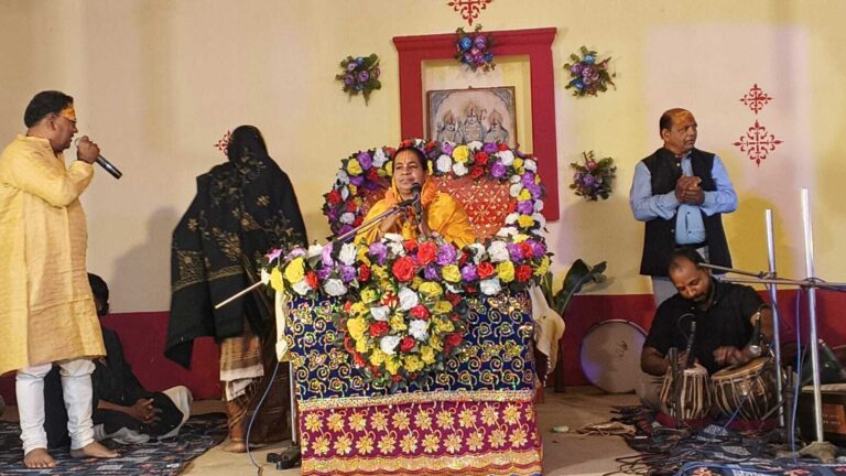 सत्संग भजन में शामिल होने वाले श्रद्धालु कभी विचलित नहीं हो सकते