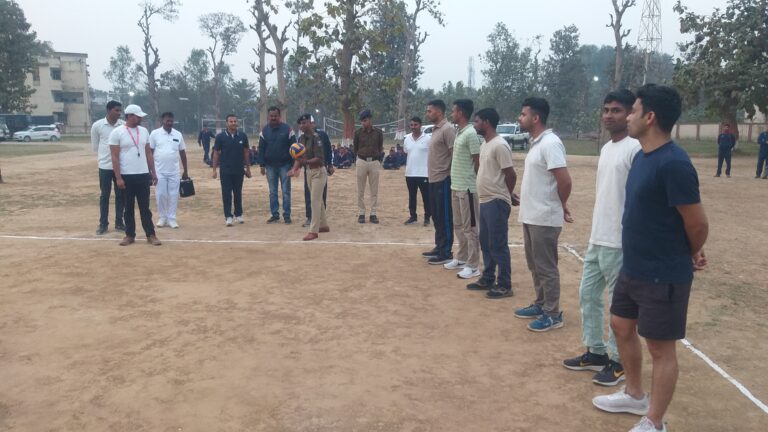 पुलिस सप्ताह पर वॉलीबॉल टूर्नामेंट की हुई शुरुआत