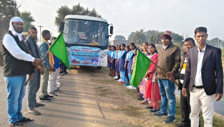 राजगीर, पावापुरी, नालंदा शैक्षणिक परिभ्रमण के लिए रवाना हुआ बच्चे