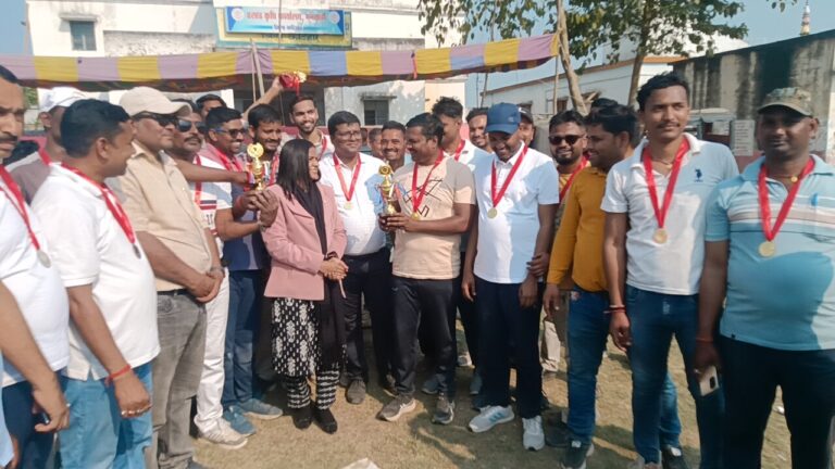 मनसाही में 11.4 बॉल में छह विकेट खोकर प्रशासन टीम ने जीती मैच