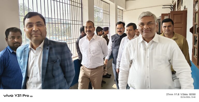 मध्यस्थता केंद्र का जिला जज ने किया निरीक्षण