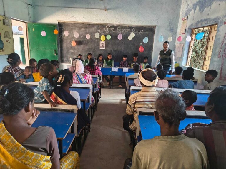 विद्यालयों में विज्ञान प्रदर्शनी का आयोजन