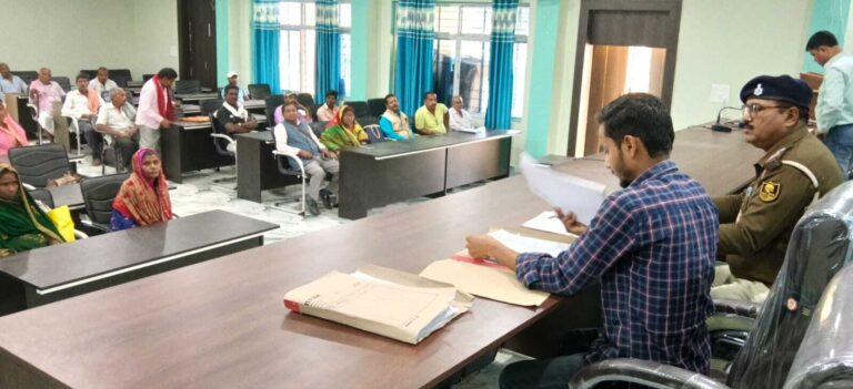 जनता दरबार में आये छह आवेदन