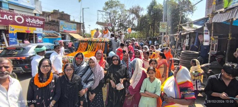 मधुपुर:  नवनिर्वाचित नप अध्यक्ष ने निकाला विजय जुलूस
