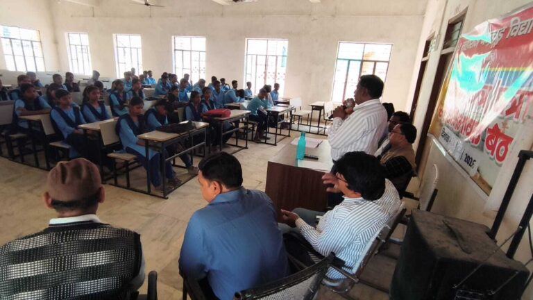 बच्चों की प्रगति व नियमित उपस्थिति पर हुई विस्तार से चर्चा