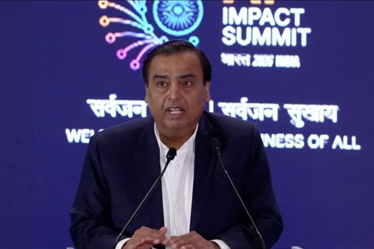 JIO का सस्ते AI पर जोर, मुकेश अंबानी ने इंडिया एआई समिट में किया ₹10 लाख करोड़ निवेश का ऐलान