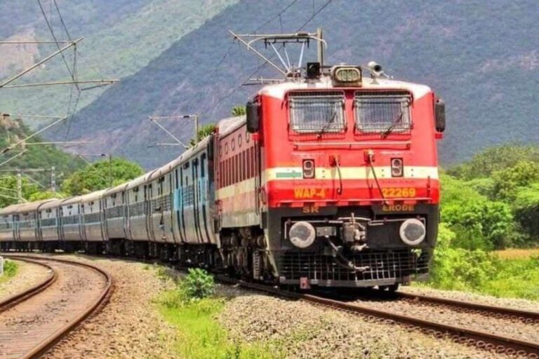 ब्रह्मपुत्र, विक्रमशिला, संपूर्ण क्रांति समेत इन ट्रेनों में सीटें फुल, होली के बाद भी टिकट नहीं
