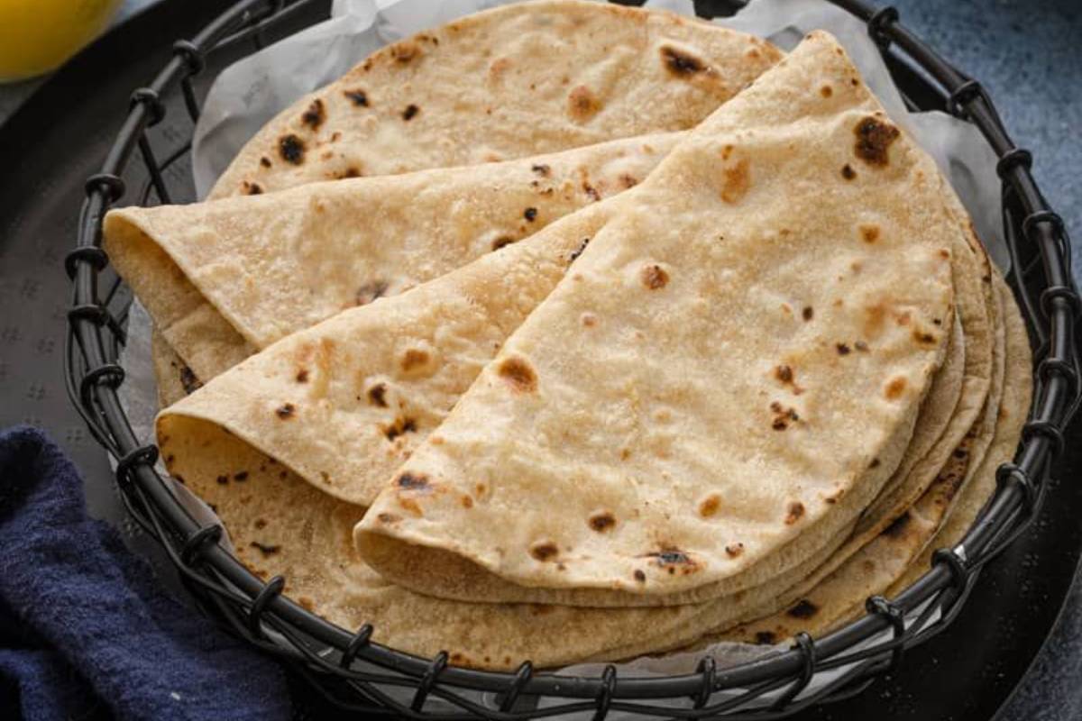 अब रोटियां बनेंगी एकदम मुलायम और फूली-फूली – जानिए शेफ पंकज का तरीका 1 How To Make Soft And Fluffy Roti Tips By Chef Pankaj Bhadouria