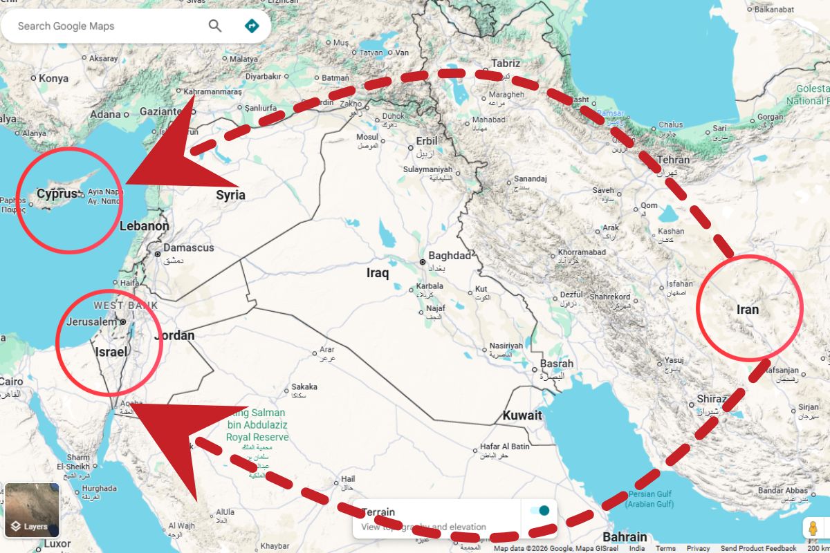 ईरान ने ब्रिटिश सैन्य अड्डे पर किया हमला, दागीं दो बैलिस्टिक मिसाइलें 1 Iran Attack In Cyprus