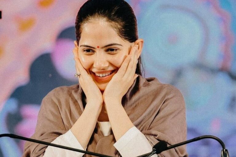 दुख और तनाव से कैसे निकलें? जया किशोरी ने बताए खुश रहने के सरल सूत्र
