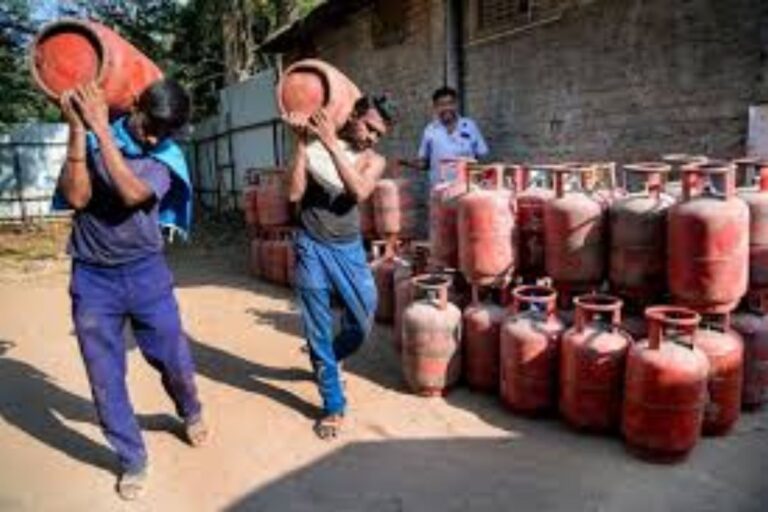 झारखंड: E-KYC नहीं करायी तो रुक सकती है गैस की सप्लाई, घर बैठे मोबाइल से मिनटों में ऐसे पूरी करें प्रक्रिया