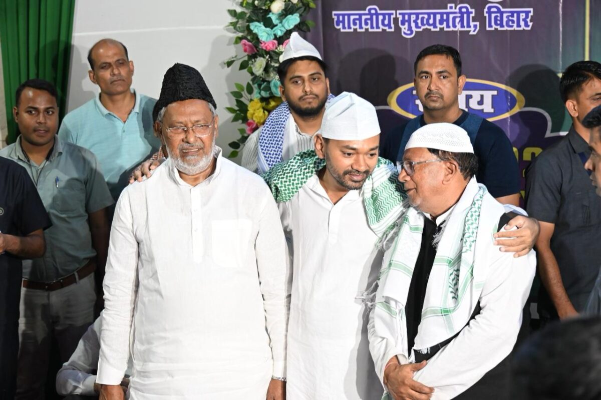 इफ्तार में बदला बॉडी लैंग्वेज! ‘गेस्ट अपीयरेंस’ में नजर आए Cm नीतीश, टोपी उतारते ही सियासी कयास शुरू 2 Nitish Kumar Son Politics