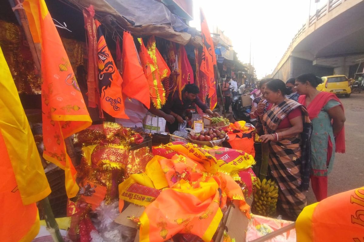 Chaibasa: रामनवमी से पहले नोवामुंडी में पुलिस का शक्ति प्रदर्शन, शांति भंग करने वालों को सख्त चेतावनी 3 Novamundi News 5