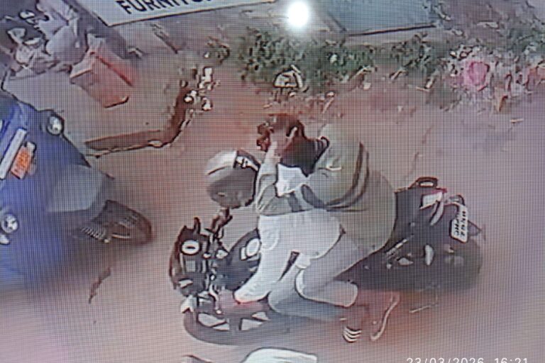 रामगढ़ में दिनदहाड़े ‘चेन स्नैचिंग’ का तांडव: महिला के गले से सोने की चेन झपटकर भागे लुटेरे