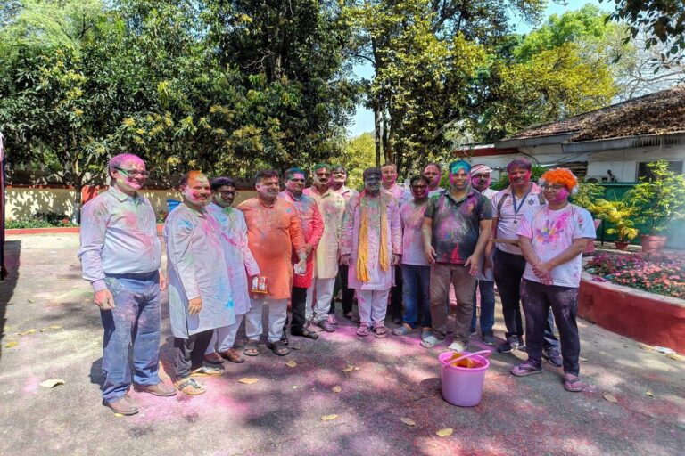 रांची डीसी के घर पर मनाई गई होली, प्रशासन हर स्तर पर सतर्क