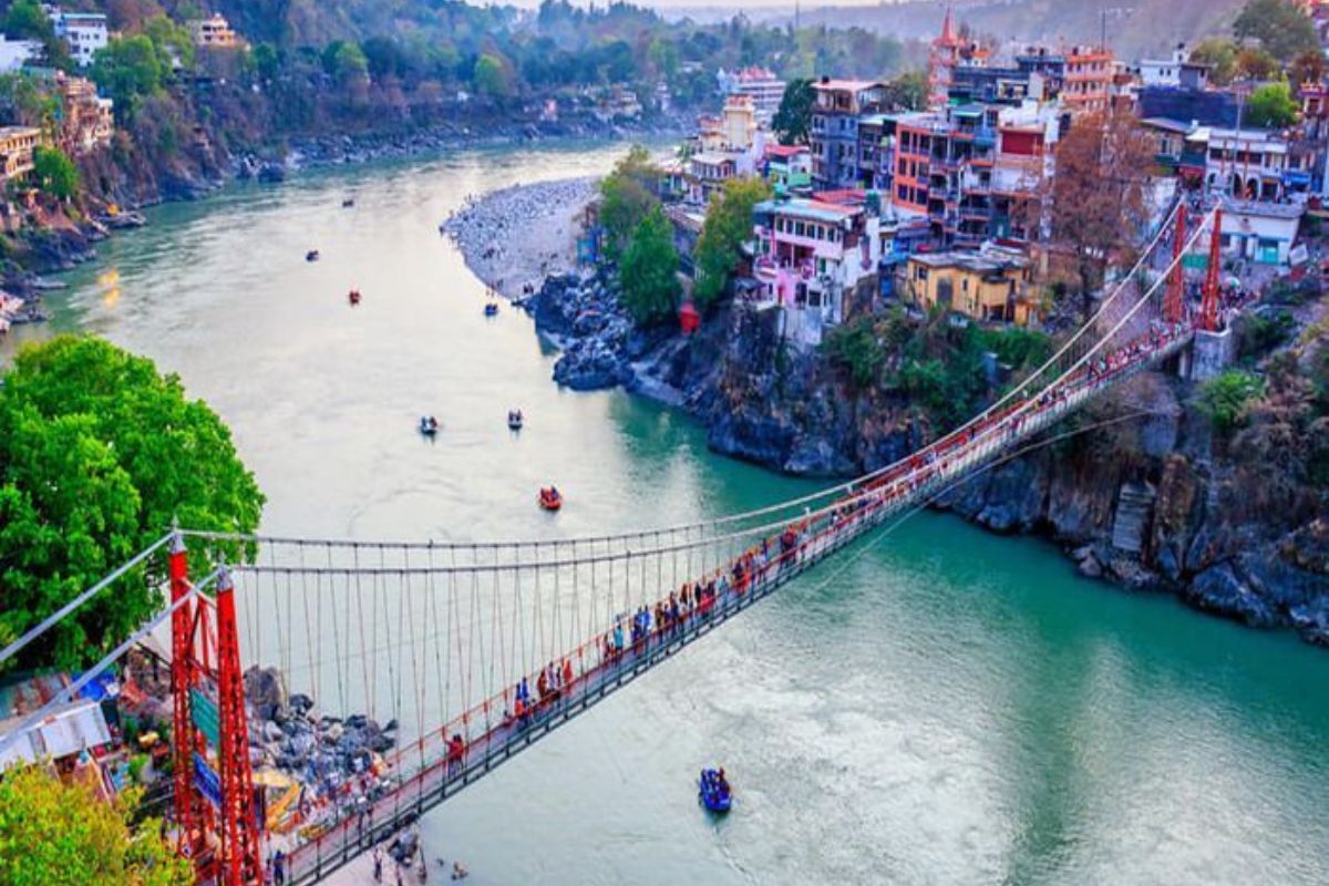 मार्च-अप्रैल में बच्चों के साथ घूमने के लिए बेस्ट हैं ये जगहें 1 Rishikesh