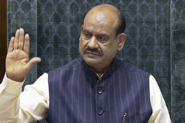 लोकसभा में विपक्ष का हंगामा, ओम बिरला बोले- मौका मिलता है फिर भी बोलना नहीं चाहते