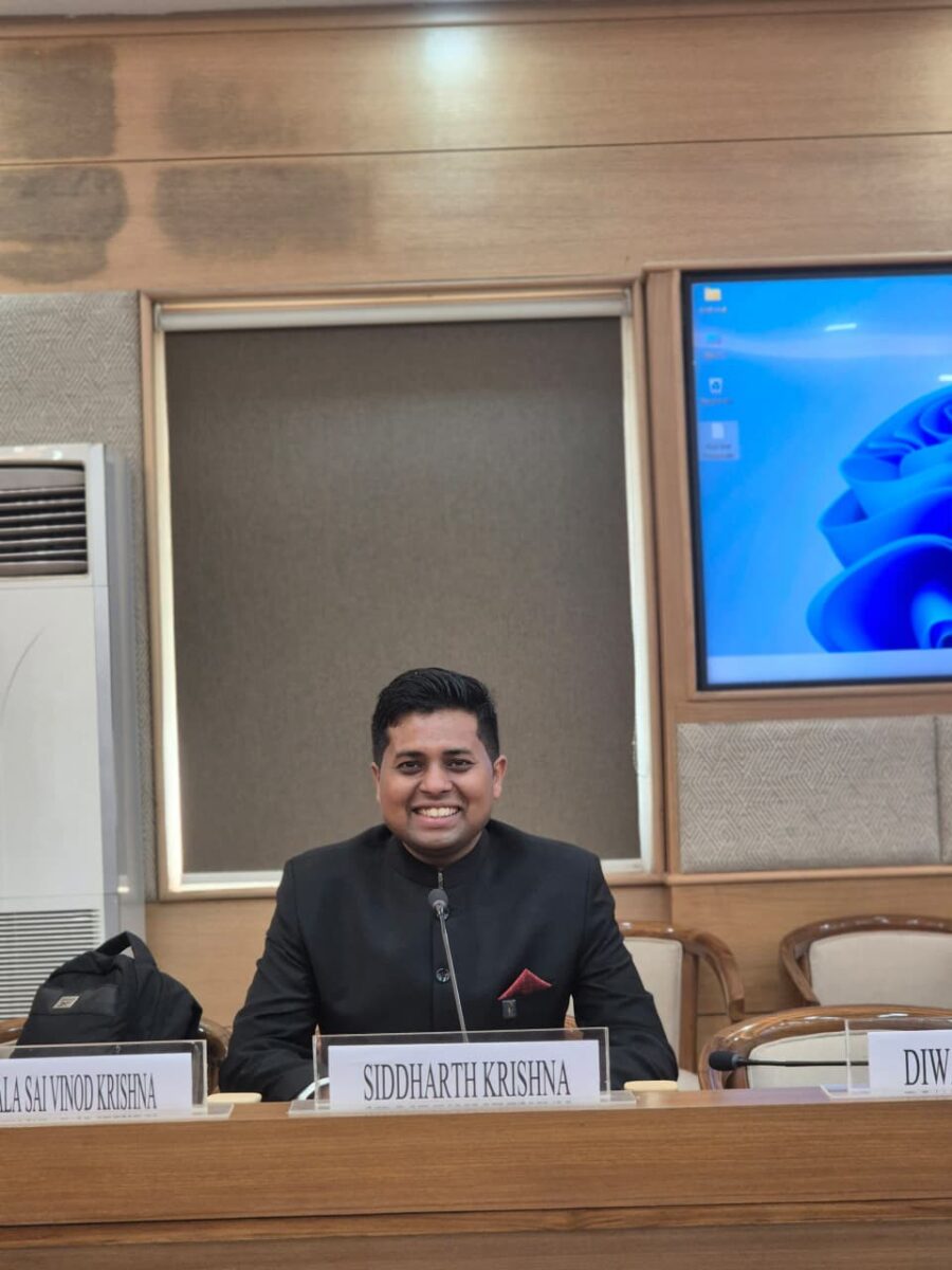 Upsc Topper Story: पहले 680 और अब 431वां रैंक, मुजफ्फरपुर के इस लाल ने दो-दो बार पास की यूपीएससी 1 Whatsapp Image 2026 03 07 At 12.21.31 Pm