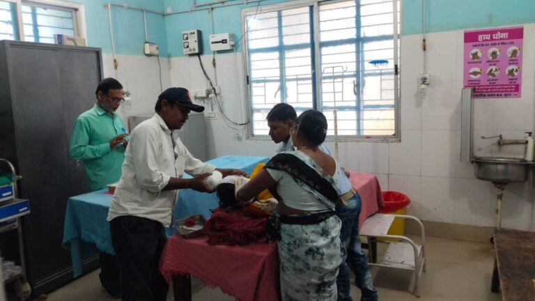 पछाहगंज के पास बाइक से गिरकर महिला घायल