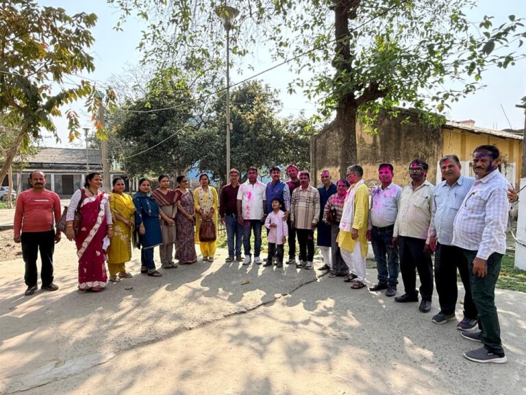 केबी झा कॉलेज के शिक्षक संघ की ओर से आयोजित होली मिलन समारोह, गंगा जमुनी तहजीब की बनी मिसाल