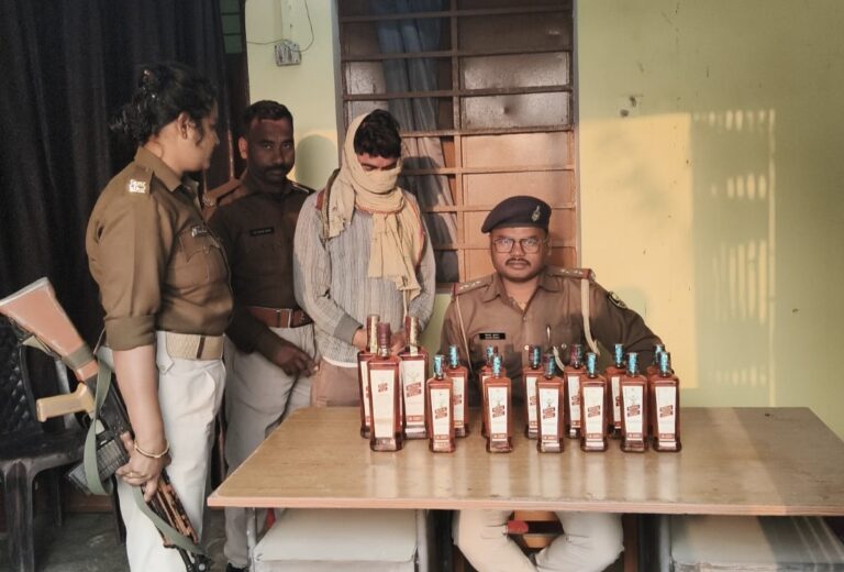 विदेशी शराब के साथ तस्कर को किया गिरफ्तार