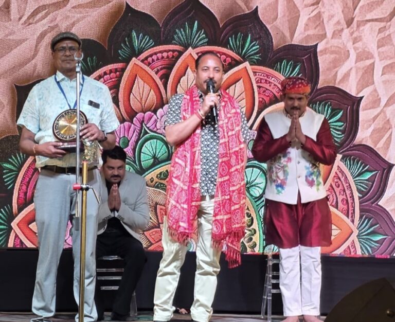 Giridih News :राजस्थानी लोकनृत्य ने बांधा समा