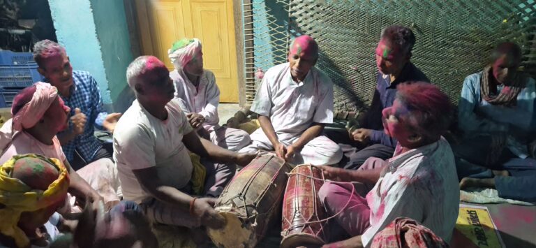कड़ी सुरक्षा के बीच शांतिपूर्ण माहौल में होली संपन्न