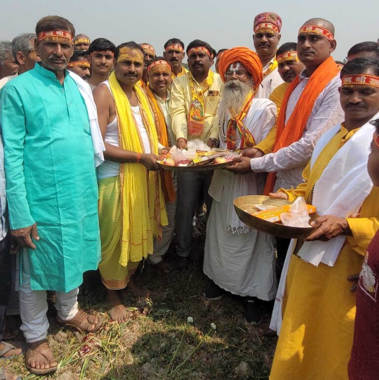 श्री श्री 1008  महारुद्र यज्ञ को लेकर किया ध्वजारोहण, तैयारी शुरू