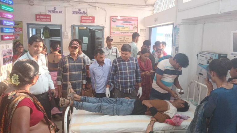दो बाइकों की टक्कर में दो जख्मी