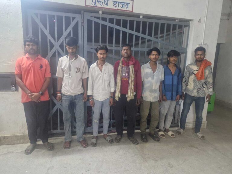 फ्लैग मार्च के दौरान 7  स्माईकर गिरफ्तार