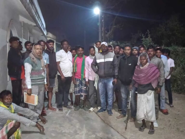 East Singhbhum News : गिधिबिल में शराब बंदी का बिगुल, ग्रामीणों की चेतावनी से माफियाओं में मचा हड़कंप