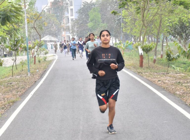 अंतरराष्ट्रीय महिला दिवस के पूर्व संध्या दौड़ का आयोजन, नारी सशक्तिकरण का दिया संदेश