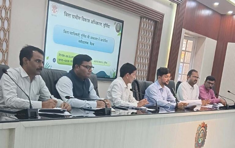 पंचायत सरकार भवनों का निर्माण शीघ्र पूरा करने का निर्देश