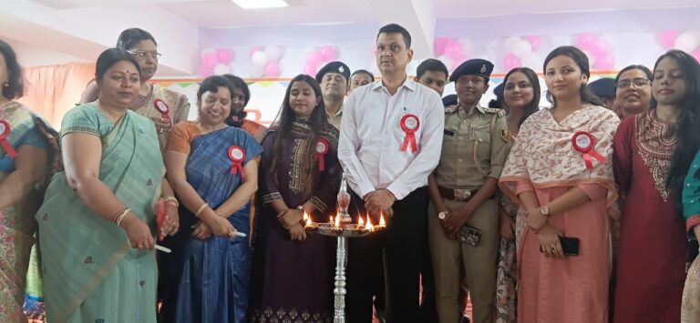 अंतरराष्ट्रीय महिला दिवस: उत्कृष्ट व बेहतर कार्य करने  वाली महिलाओं को किया गया सम्मानित