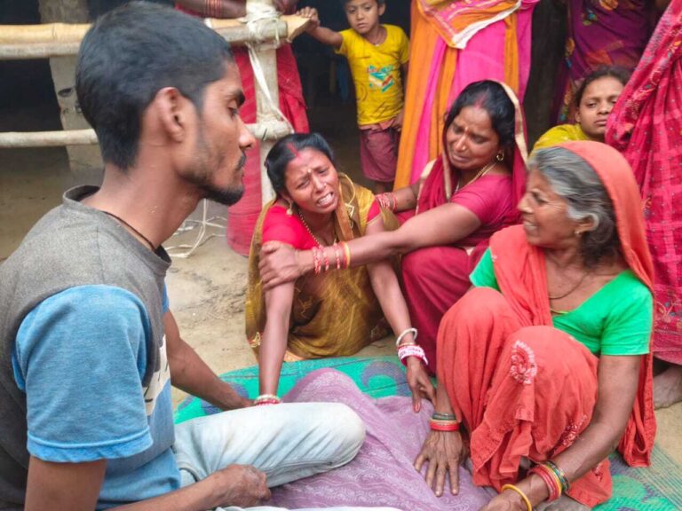 ट्रैक्टर से हुई टक्कर में बाइक चालक की मौत, सवार गंभीर
