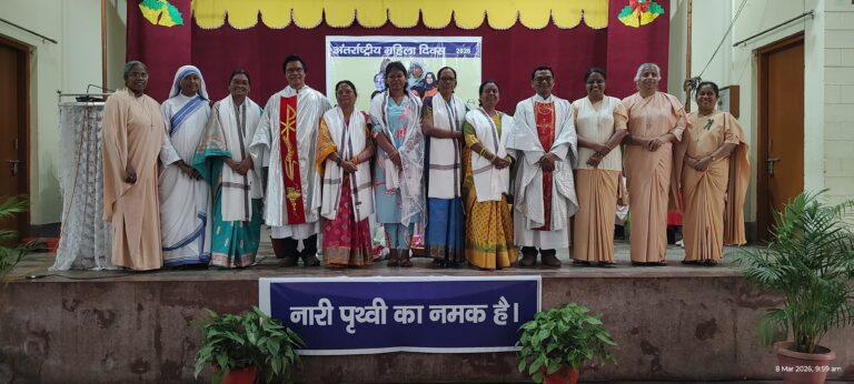 Dhanbad News: राहों में कांटे अगर हो, रुकना नहीं चलते जाना…
