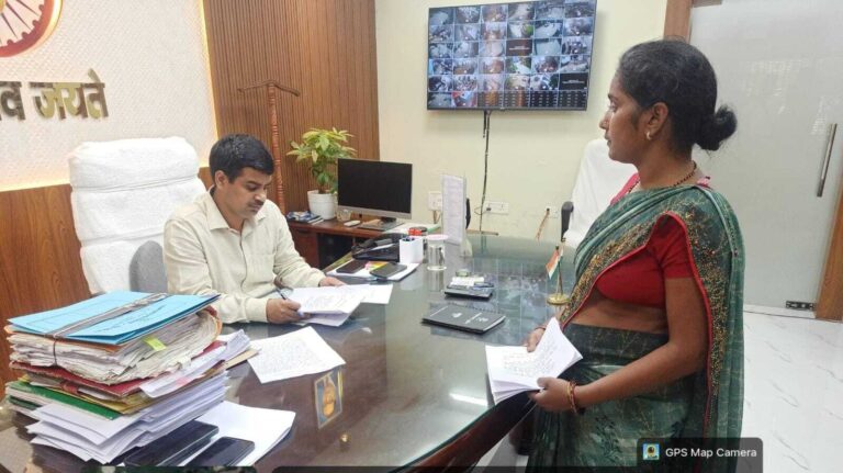 जनता दरबार में 21 आवेदनों की सुनवाई, अधिकारियों को त्वरित कार्रवाई का निर्देश