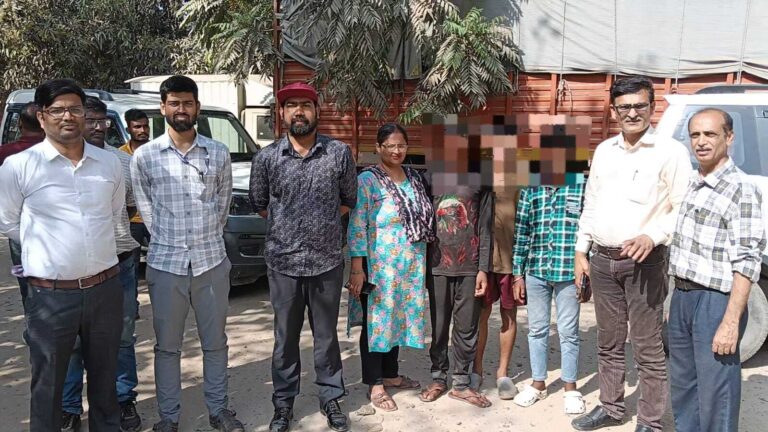 छापेमारी कर तीन बाल श्रमिकों को विभिन्न प्रतिष्ठानों से कराया मुक्त