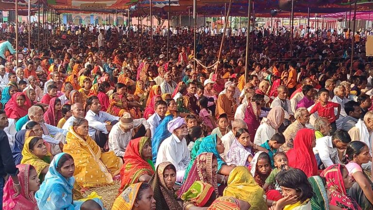 आत्मा का प्रकाश अनमोल, ध्यान ही सच्चे धन का मार्ग: स्वामी व्यासानंद जी महाराज