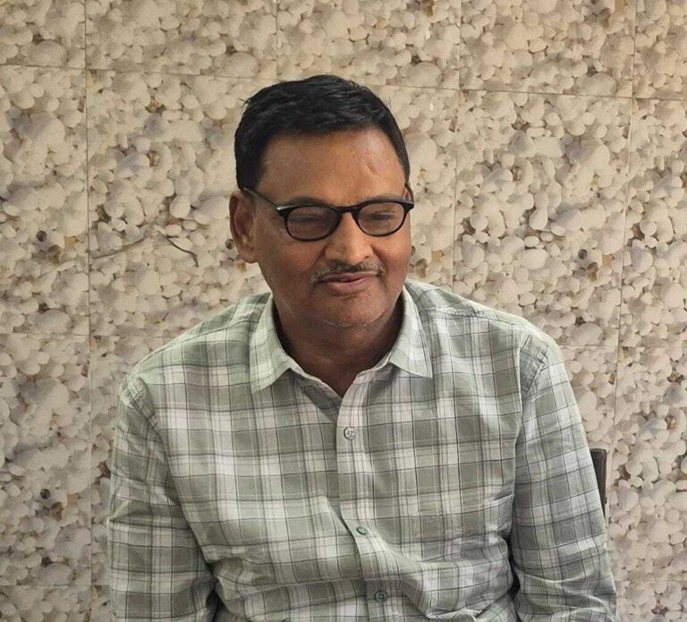 रास्ते में वेंडरों से जबरदस्ती सिलिंडर लेने वालों को चिह्नित कर कठोर कार्रवाई का निर्देश