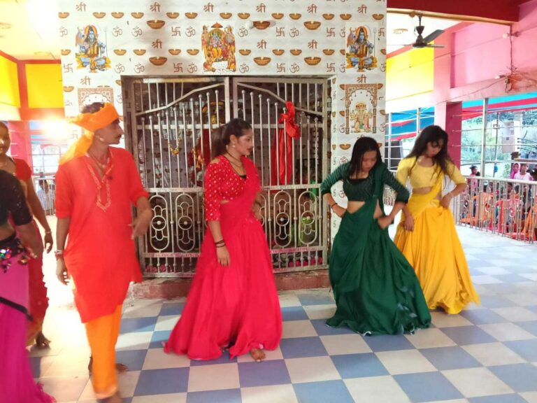 रामनवमी पर तीन दिवसीय रामधुनी अष्टयाम के दूसरे दिन भक्ति में डूबे श्रद्धालु