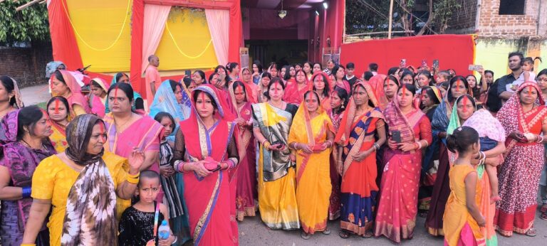 Giridih News :नम आंखों से दी गयी मां दुर्गा को विदाई