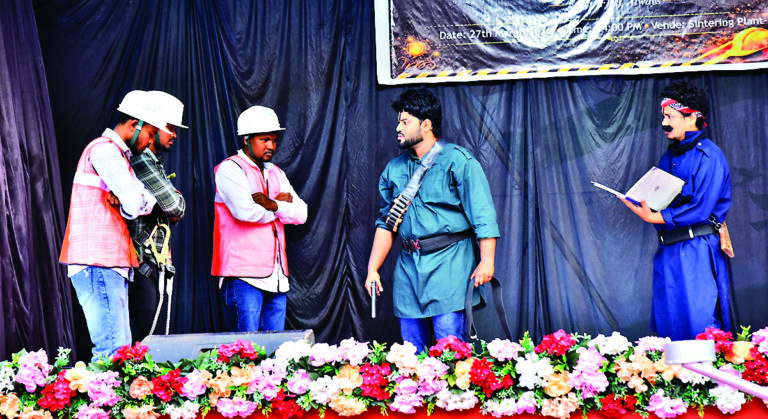 Rourkela News: आरएसपी के सिंटर प्लांट में सुरक्षा जागरुकता पर नाटक का हुआ मंचन