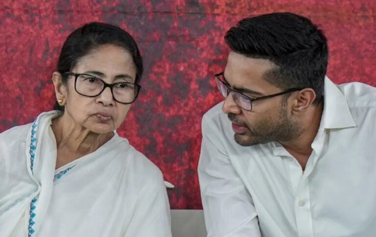 टीएमसी की चुनाव आयुक्त पर महाभियोग की तैयारी, आधी रात से शुरू किया हस्ताक्षर संग्रह