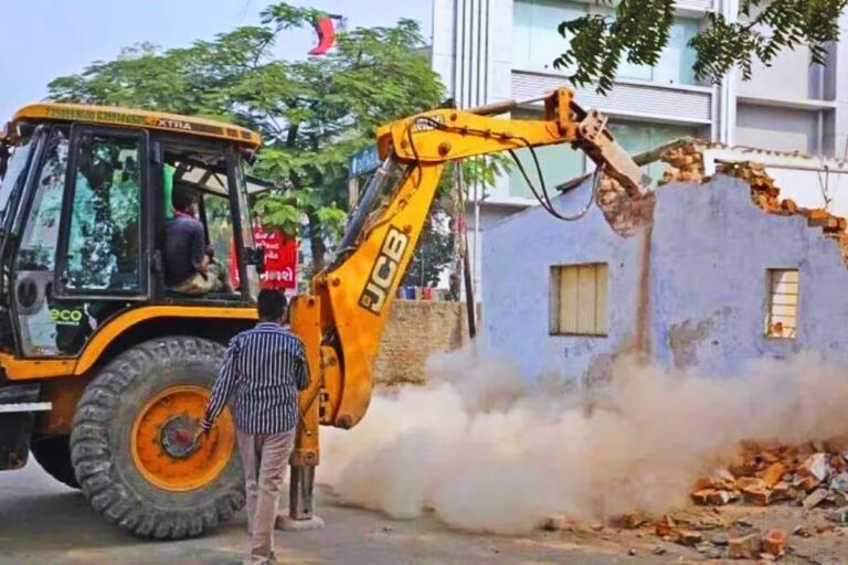 पटना में फिर चलेगा बुलडोजर, DM ने जारी किया एक्शन प्लान, 30 अप्रैल तक चलेगा अतिक्रमण हटाओ अभियान
