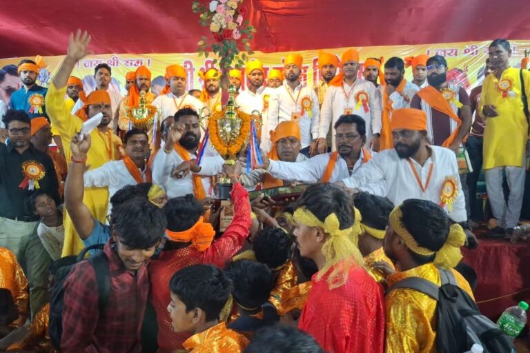 रांची के पिठोरिया में अस्त्र-शस्त्र चालन प्रतियोगिता का आयोजन, चुटिया ने मारी बाजी 